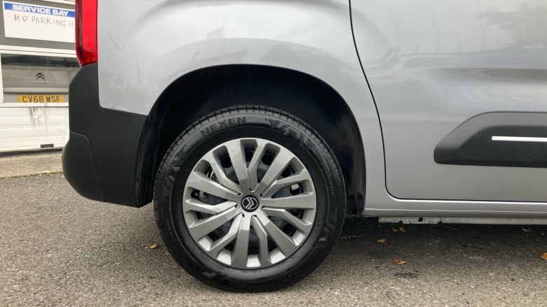 Citroen Berlingo 100kW Plus M 52kWh 5dr Auto Electric Estate